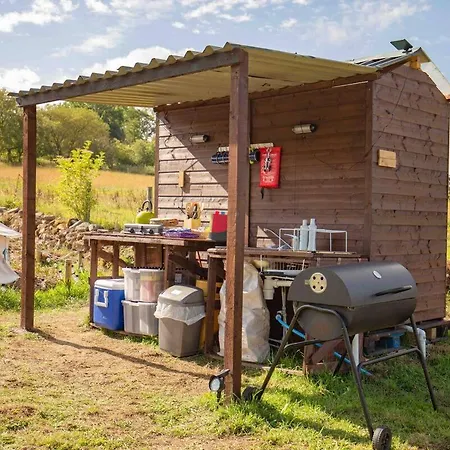 Roaches Retreat Family Glampsite, Rocky Reach Bell Tent With Outdoor Adventures And Campfire Nights Upper Hulme Exterior photo