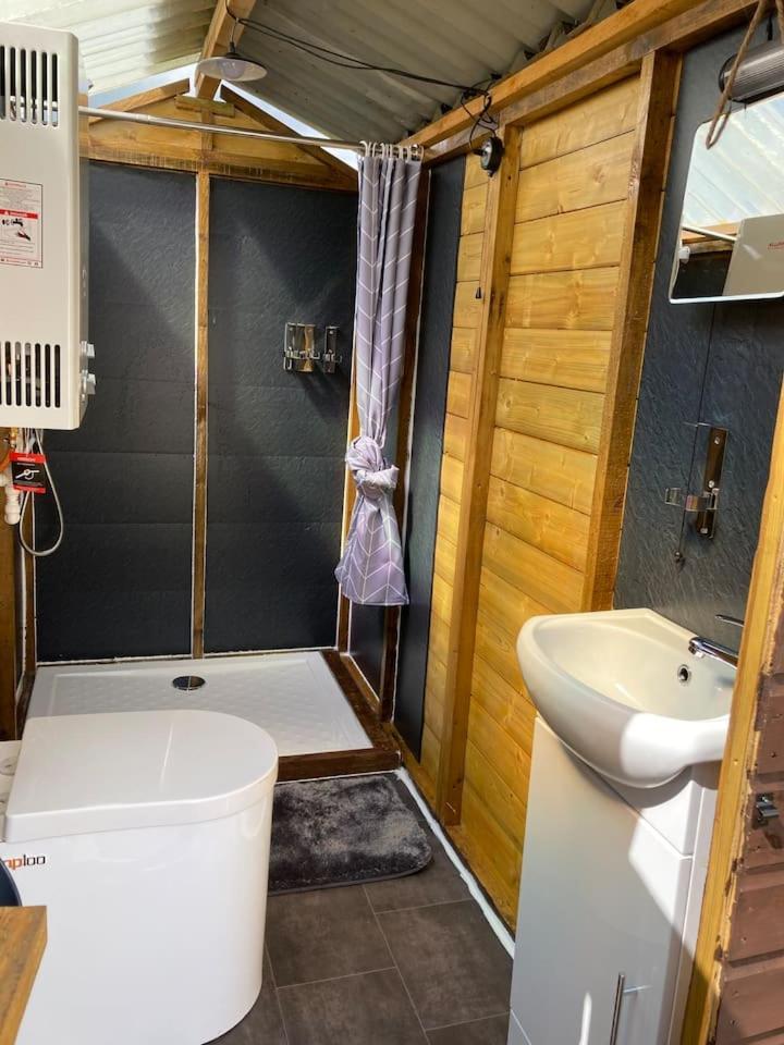 Roaches Retreat Family Glampsite, Rocky Reach Bell Tent With Outdoor Adventures And Campfire Nights * Upper Hulme